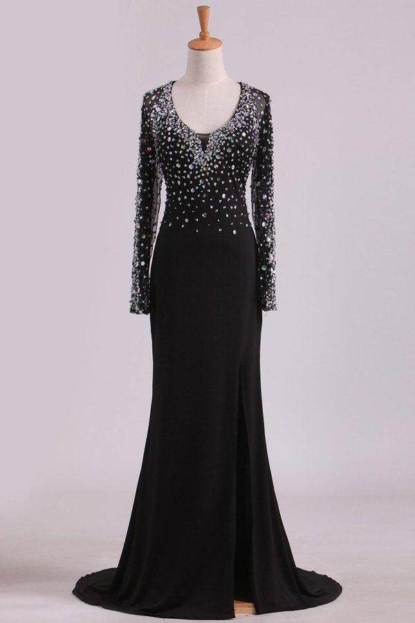 2022 Open Back Long Sleeves With Beading And Slit Prom Dresses Sweep Train P2ZXHL4Y