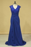 2024 Hot V Neck Mother Of The Bride Dresses Dark Royal Blue Sweep Train With Ruffle Cap P2FADJGP