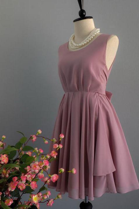 A Line Backless Dusty Rose Homecoming Dresses Scoop Chiffon Short Bridesmaid Dresses