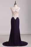 2024 Scoop Mermaid Prom Dresses With Beads & Applique Sweep PXY9LQ3Y